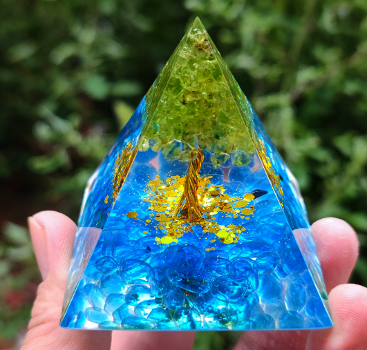 Ogan Chakra Pyramid Crystal Ornaments